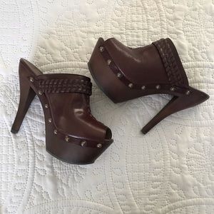 NWOT Jessica Simpson - Wilone Heel